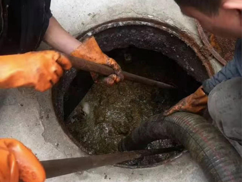 青云谱清理化粪池时如何避免沼气的危害？